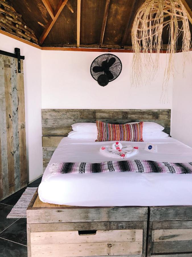 Thatch Caye Resort A Muy'Ono Resort Hopkins Dış mekan fotoğraf